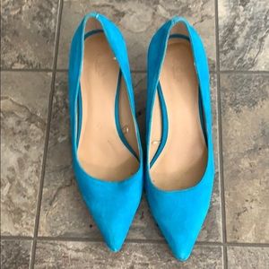 Turquoise pumps
